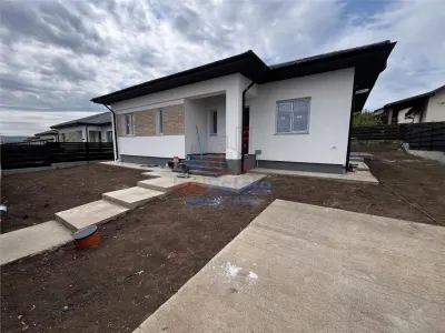 Casa parter 4 camere 2 bai Terasa Beci in zona Valea Adanca - foto 11