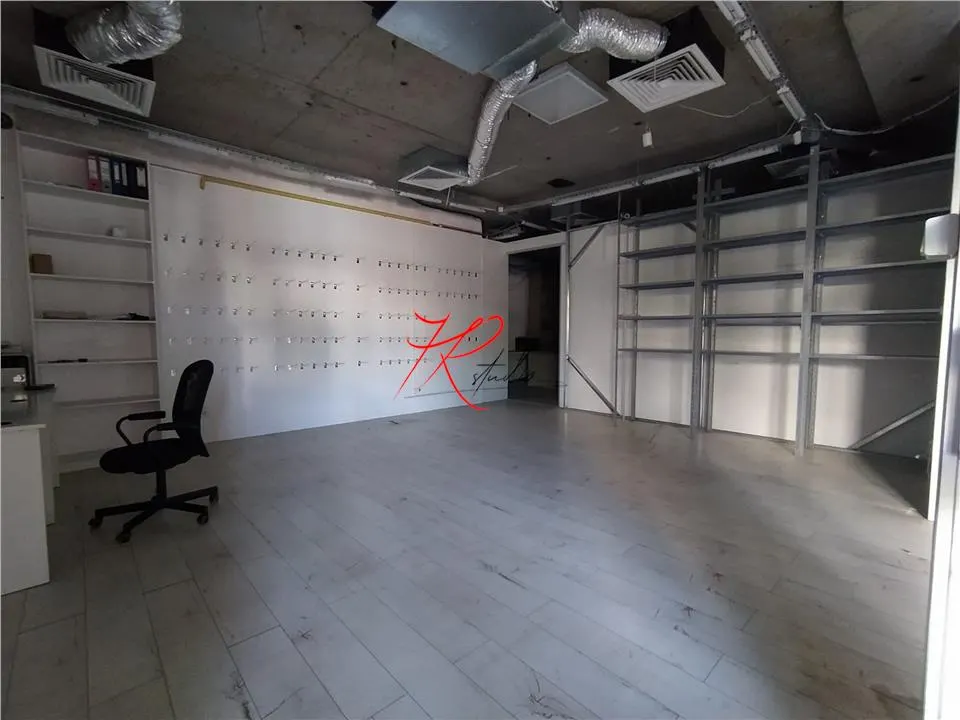 Vanzare spatiu comercial / birou  zona Eminescu - foto 1