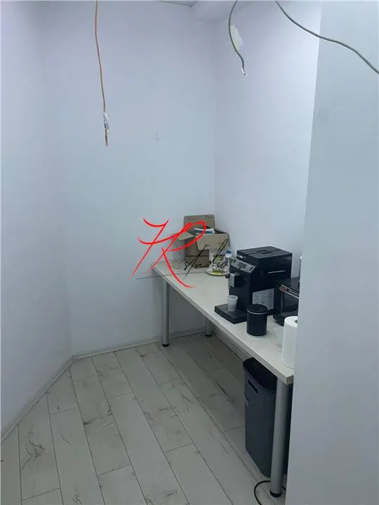 Vanzare spatiu comercial / birou  zona Eminescu - foto 12