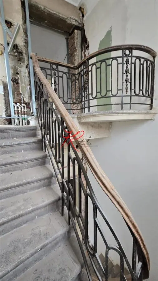 Vanzare bloc ultracentral pentru investitie - foto 2