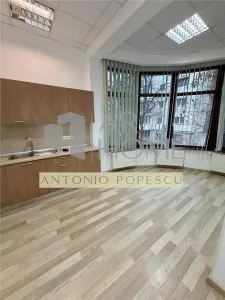 Spatiu pentru birouri, in Ploiesti, zona Gh. Doja. - foto 11