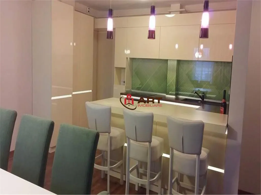 3 camere, 105 mp, garaj, terasa 40 mp, mobilat lux, in Gruia - foto 2