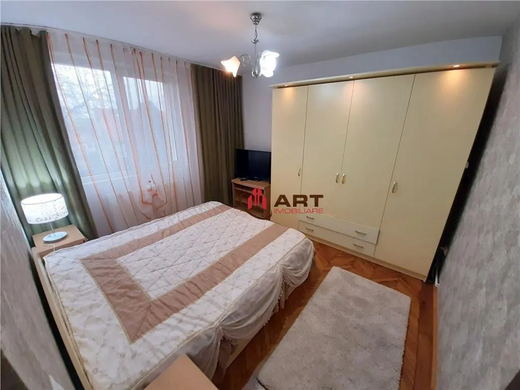 3 camere, 70 mp, decomandat, mobilat modern, garaj, in Andrei Muresanu - foto 4