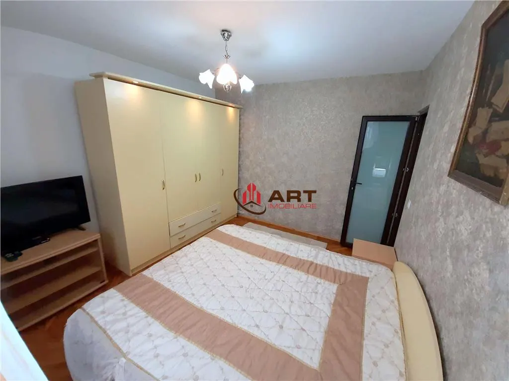 3 camere, 70 mp, decomandat, mobilat modern, garaj, in Andrei Muresanu - foto 6