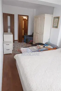 Apartament cu 2 camere complet utilat si mobilat - foto 2