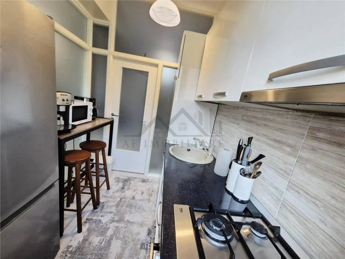 Apartament cu 3 camere de vanzare - foto 9
