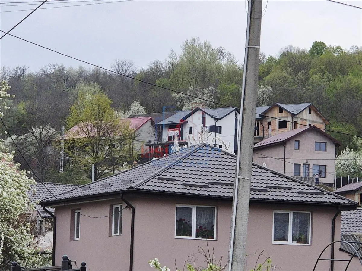Casa de vanzare cu priveliste frumoasa - foto 2