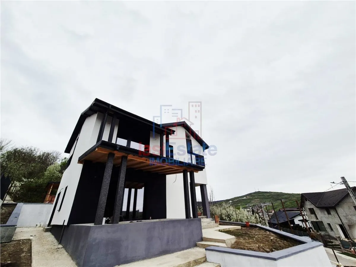 Casa de vanzare cu priveliste frumoasa - foto 15