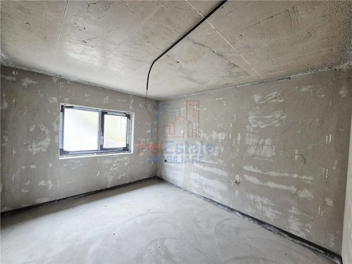 Casa de vanzare cu priveliste frumoasa - foto 5