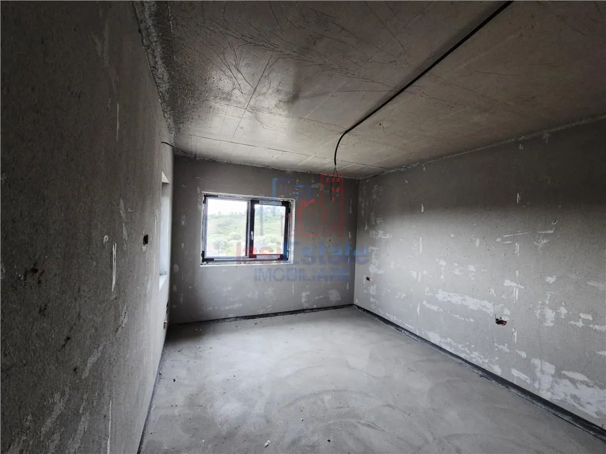 Casa de vanzare cu priveliste frumoasa - foto 6