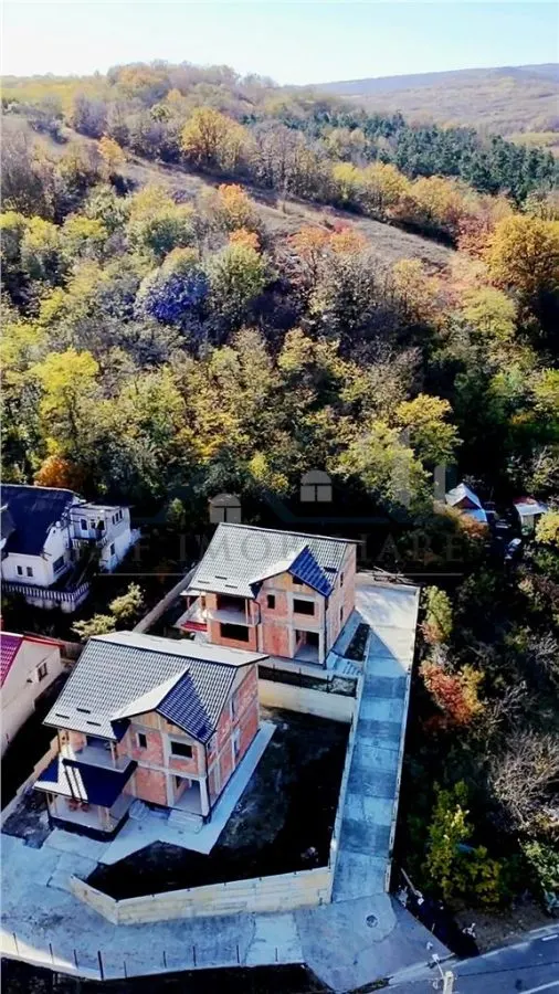 Casa de vanzare cu priveliste frumoasa - foto 10