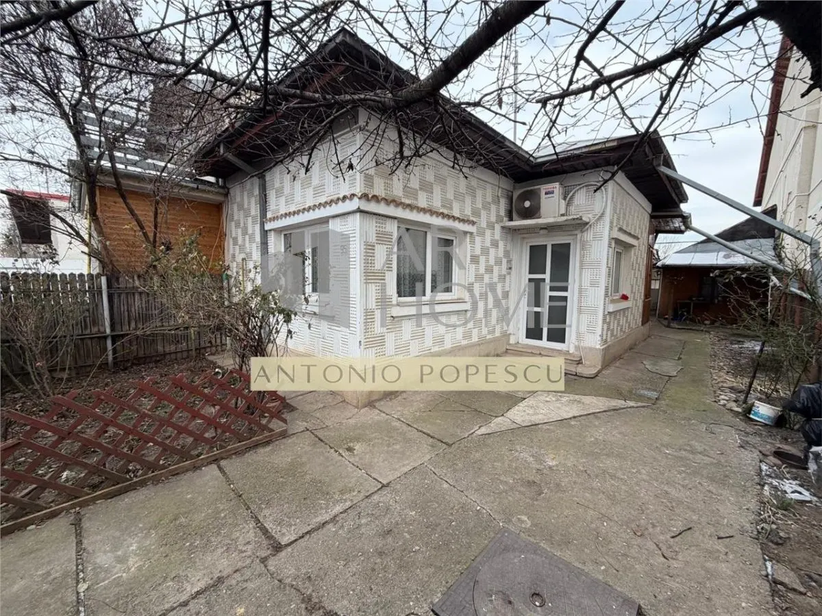 Casa, anexe si teren, in Ploiesti, zona Lupeni. - foto 1