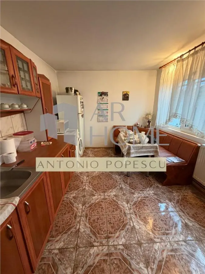 Casa, anexe si teren, in Ploiesti, zona Lupeni. - foto 7