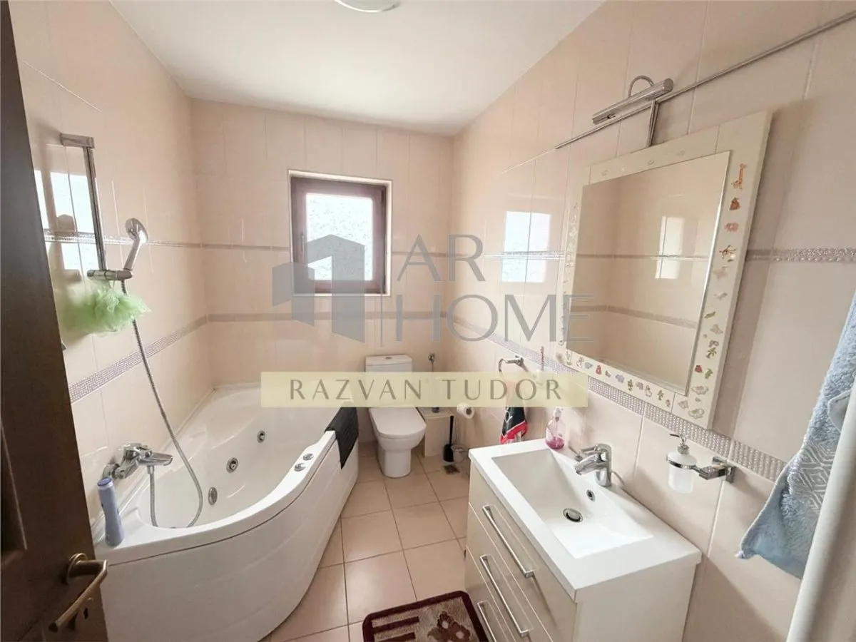 Casa 6 camere + mansarda , cu garaj , beci , Ploiesti , central - foto 17