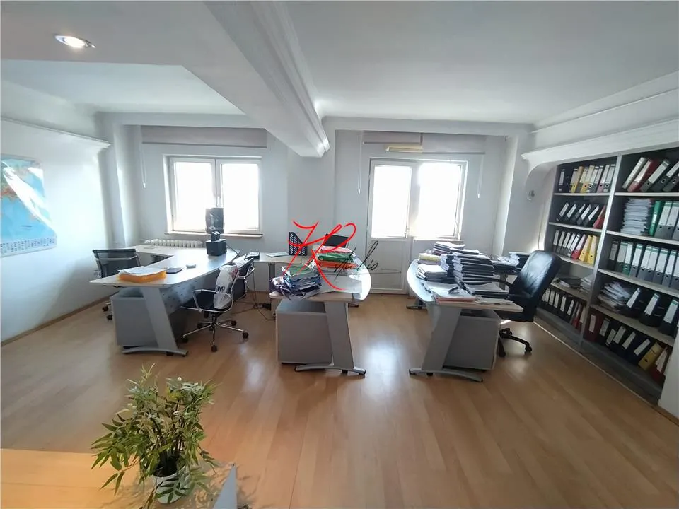 Vanzare apartament 4 camere mosilor - foto 1