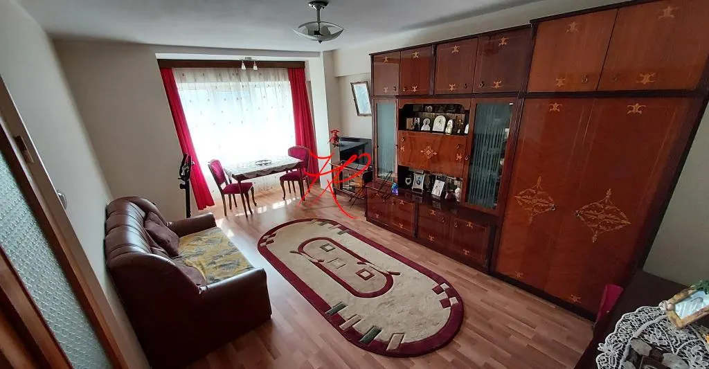 Vanzare Apartament 4 Camere Delfinului - foto 1