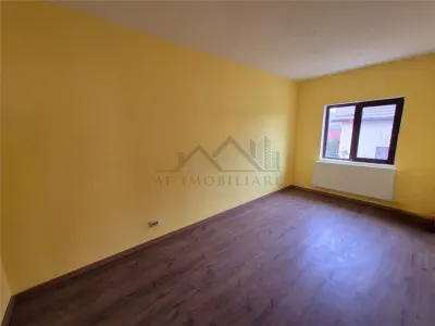 Casa de vanzare individuala cu garaj in Bucium - foto 8