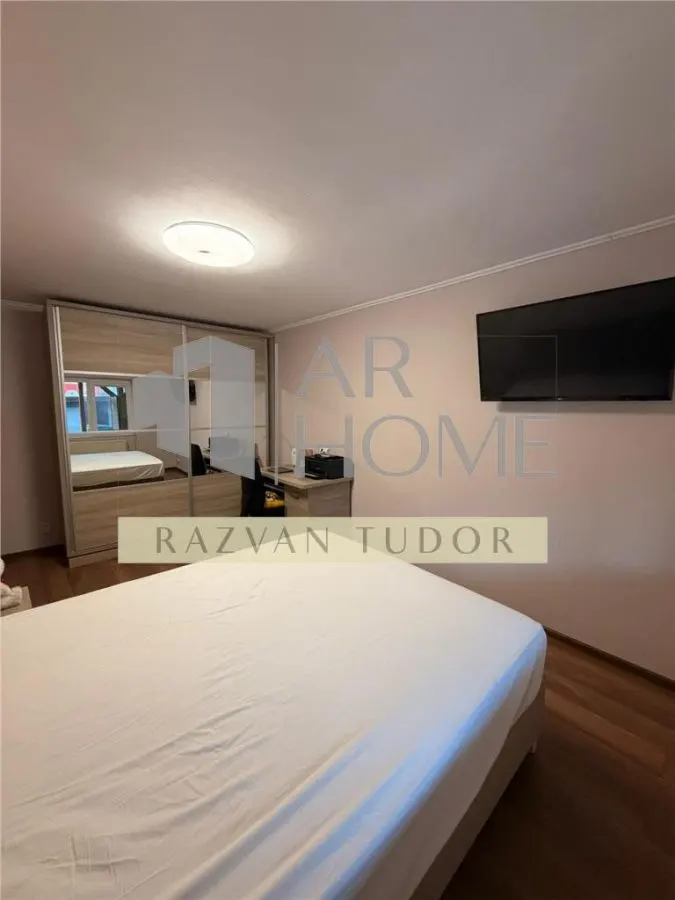 Casa 5 camere , renovata 2020 cu garaj , Ploiesti , central - foto 8