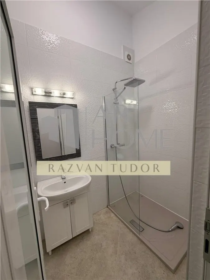 Spatiu birouri cu parcare proprie , Ploiesti, ultracentral - foto 5