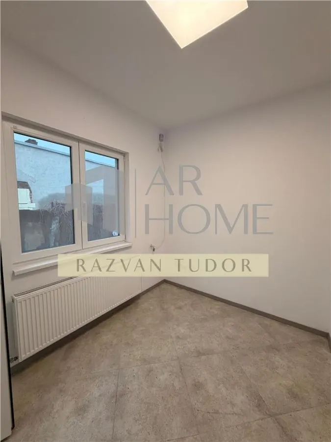 Spatiu comercial cu parcare proprie , Ploiesti, ultracentral - foto 2