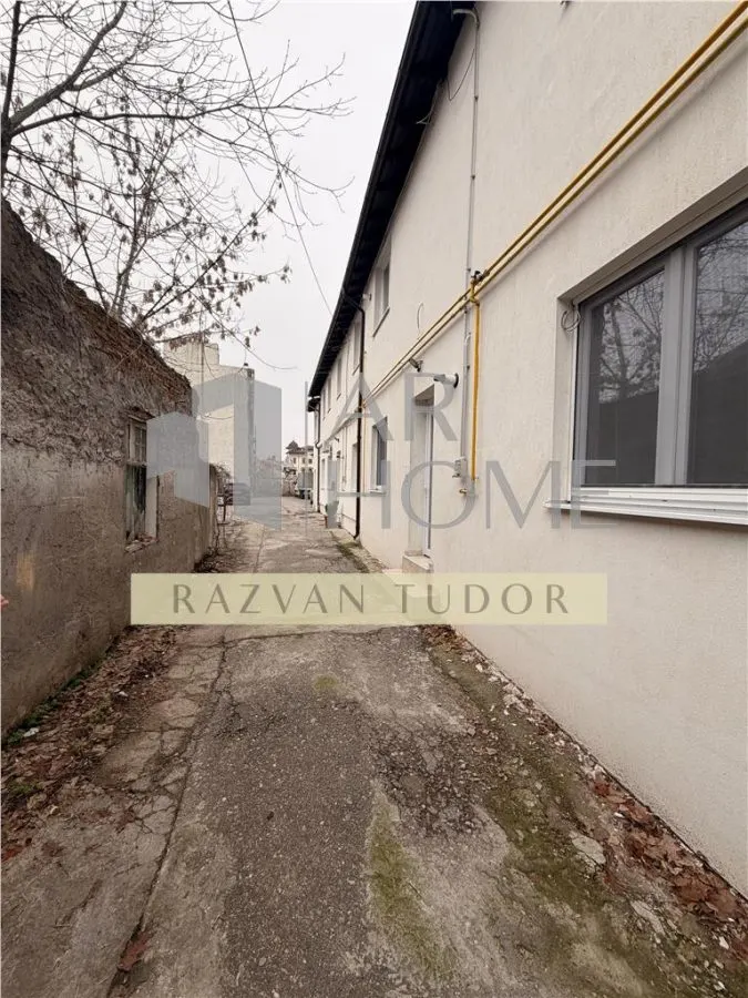 Spatiu comercial cu parcare proprie , Ploiesti, ultracentral - foto 5