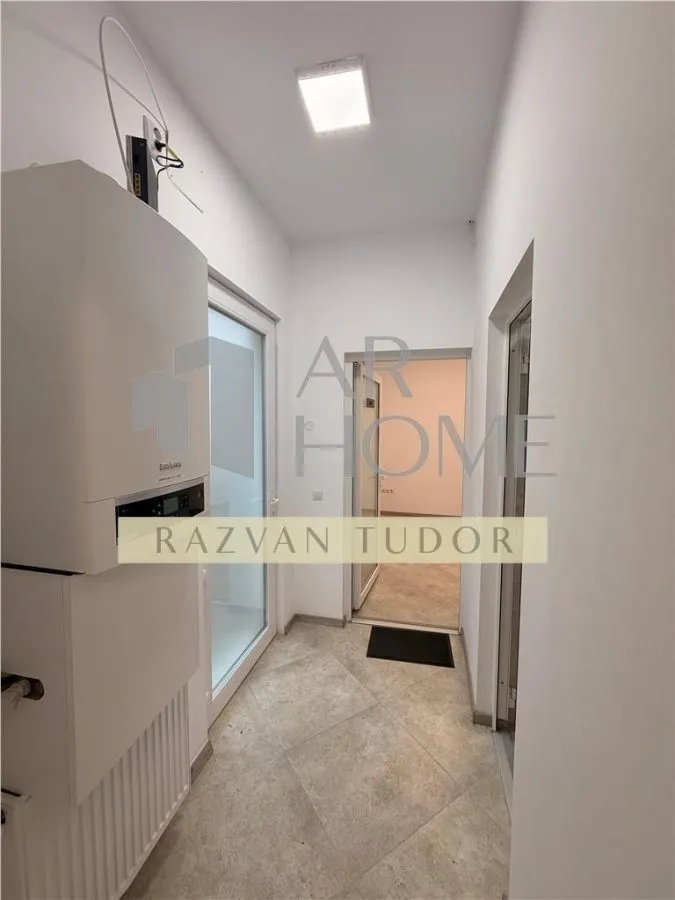 Spatiu comercial cu parcare proprie , Ploiesti, ultracentral - foto 6
