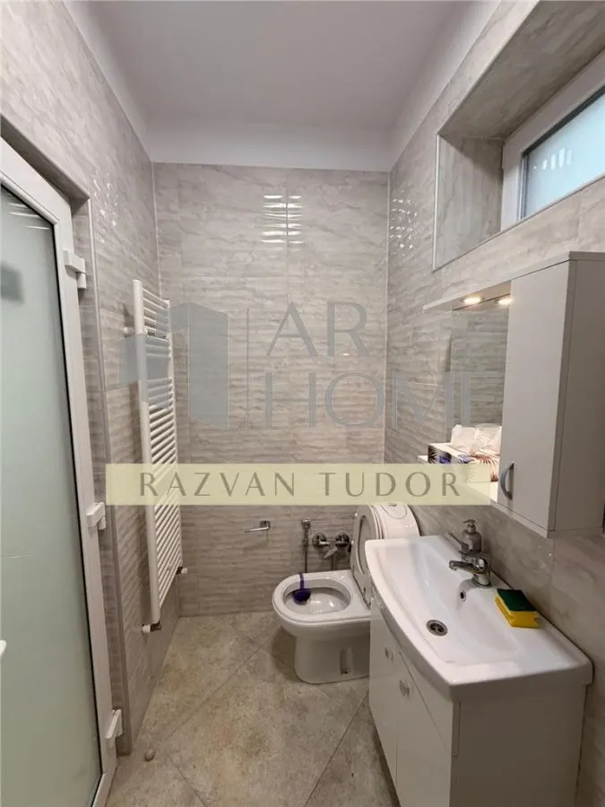 Spatiu comercial cu parcare proprie , Ploiesti, ultracentral - foto 8