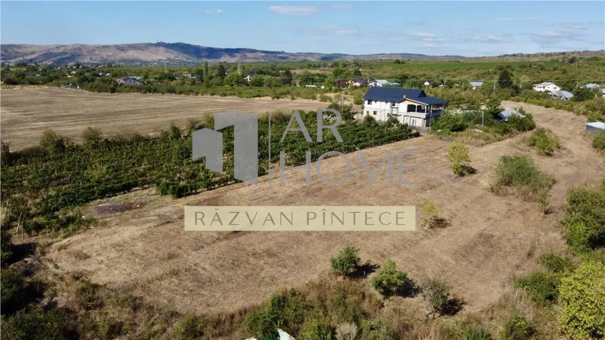 Pensiune 6 camere, teren 12713 mp, Dealul Mare, Urlati, Prahova - foto 1
