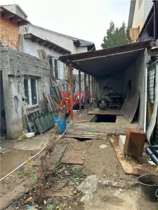 Vând casa bătrânească demolabila - foto 19
