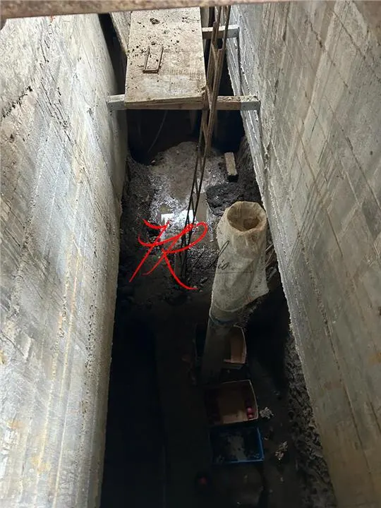 Vând casa bătrânească demolabila - foto 3