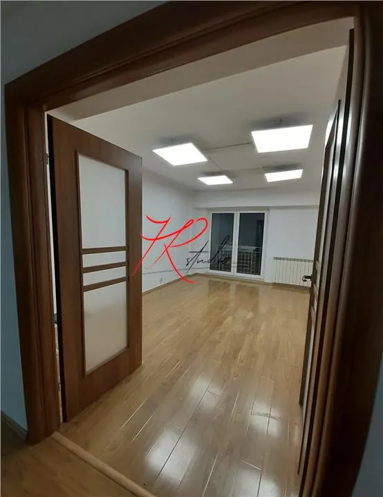 Vânzare apartament 4 camere Piața Victoriei - foto 4