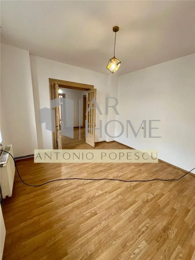 Vanzare casa D+P+M in Urlati, zona centrala. - foto 3