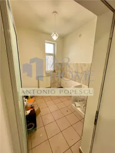 Vanzare casa D+P+M in Urlati, zona centrala. - foto 10