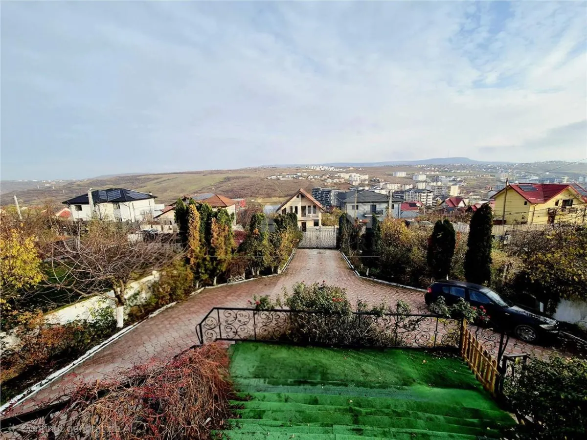 Casa tip duplex spatioasa cu garaj - foto 18