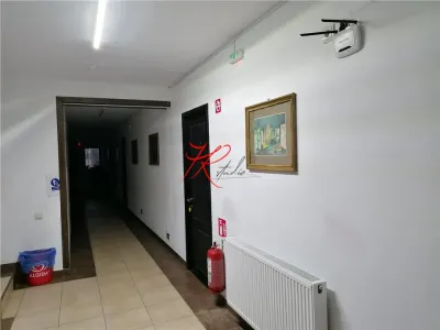 Vanzare Pensiune mobilata si utilata Valenii de Munte - foto 13