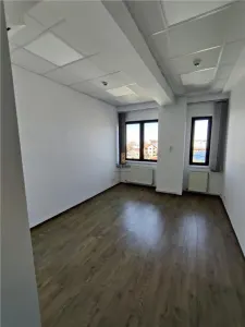 Spatii Birouri - 1500 mp - Piata Cibin - foto 28