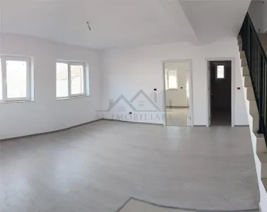 Mutare imediata! LIBERA - LA CHEIE  Visani vila P+1 duplex la str. Principala - Iasi
