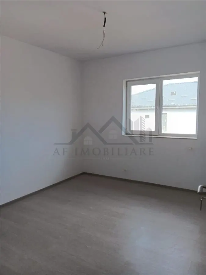 Mutare imediata! LIBERA - LA CHEIE  Visani vila P+1 duplex la str. Principala - foto 11