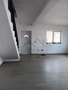 Mutare imediata! LIBERA - LA CHEIE  Visani vila P+1 duplex la str. Principala - foto 4