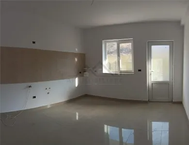 Mutare imediata! LIBERA - LA CHEIE  Visani vila P+1 duplex la str. Principala - foto 5