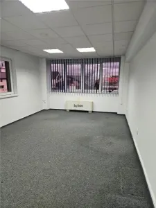 Spatii Birouri - 500 mp - Sos Sibiului - foto 3