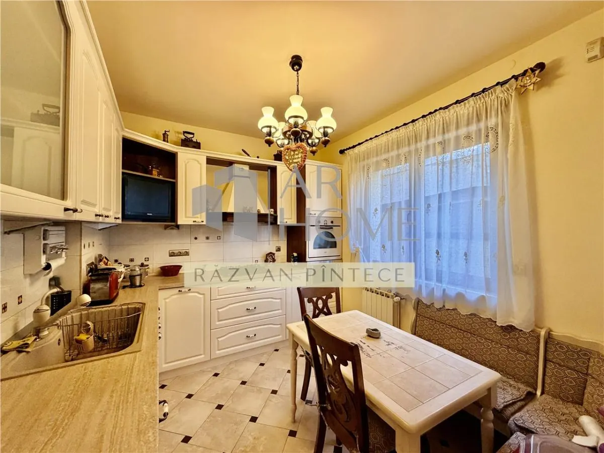Vanzare vila D+P+1E, Bulevardul Castanilor, Ploiesti - foto 15