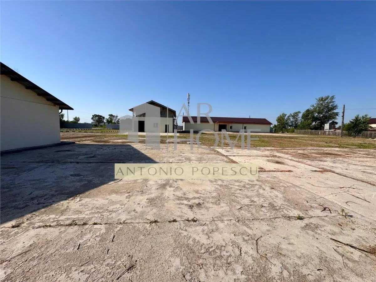 Ansamblu format din teren, platforma betonata si hale industriale, in Brazi, judetul Prahova. - foto 3