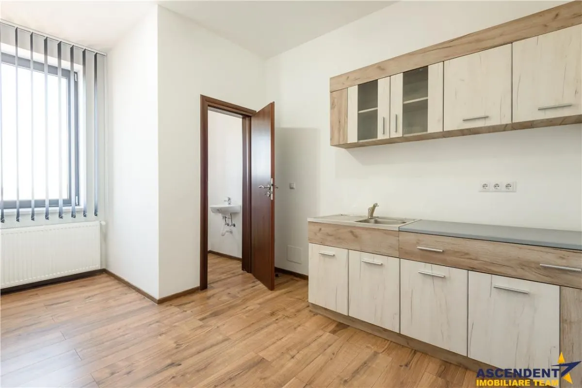 Hala moderna +3.000mp curte, conditii optime, exterior Brasov - foto 17