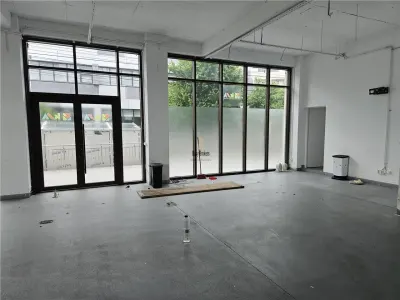 Spatiu Comercial - 200 mp - Showroom - Servicii - Clinica Medicala - Sibiu