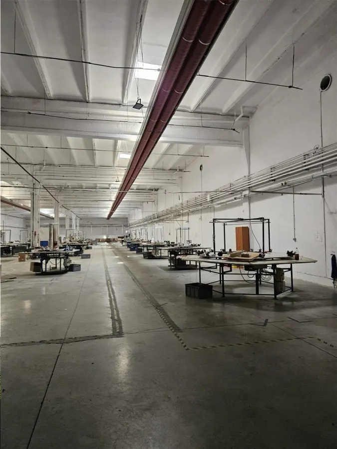 Spatiu Industrial - 3300 mp - Productie - Depozitare - Distributie - foto 4