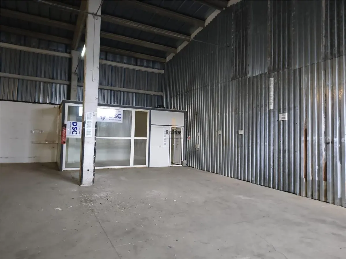 Spatiu Industrial - 360 mp - Depozitare - Distributie - foto 4