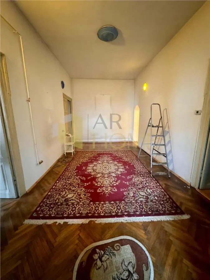 Inchiriere casa 4 camere plus dependinte in Ploiesti, zona ultracentrala - foto 5