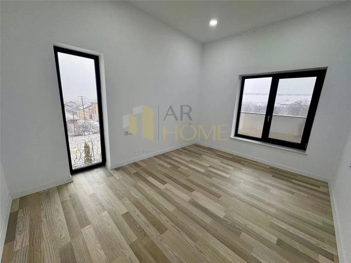 Vanzare casa 4 camere plus garaj, in Paulesti, zona cu priveliste la padure. - foto 16