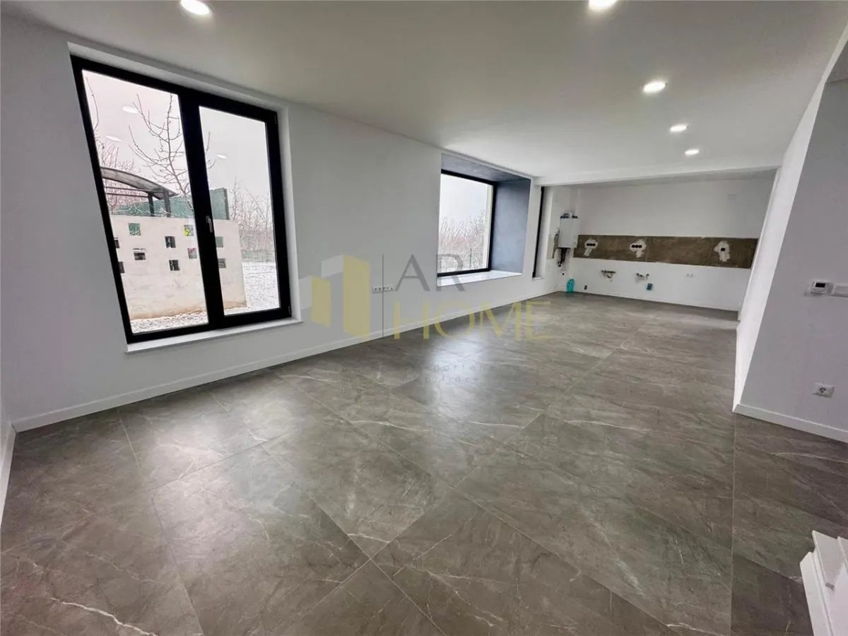 Vanzare casa 4 camere plus garaj, in Paulesti, zona cu priveliste la padure. - foto 4